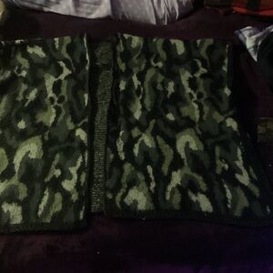 Source Unknown Green and Black Cardigan